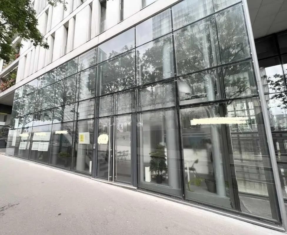 Local commercial dans Paris à vendre Photo de l’immeuble– Image 1 sur 6