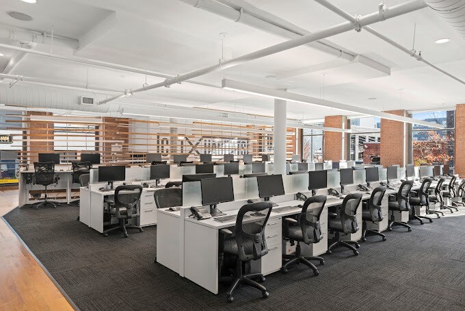 500 Driggs Ave, Brooklyn, NY à louer - Photo de l’immeuble – Image 3 sur 30