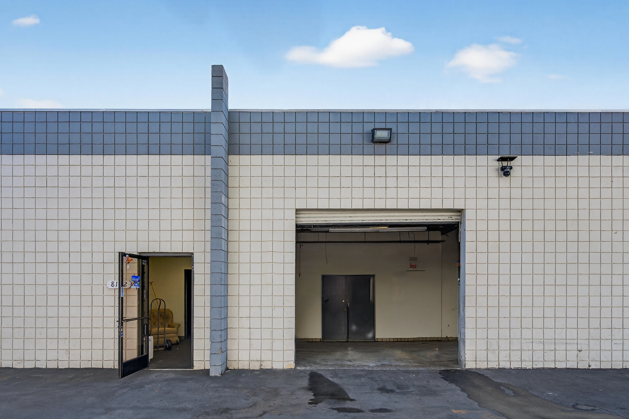 8116-8144 Deering Ave, Canoga Park, CA à louer Photo intérieure– Image 1 sur 9