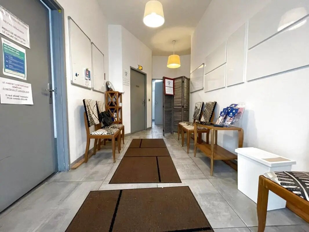 Local d’activités dans Montereau-Fault-Yonne à louer Hall d’entrée– Image 1 sur 7