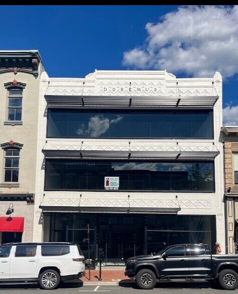 21 Broad St, Red Bank, NJ à vendre - Photo de l’immeuble – Image 1 sur 7