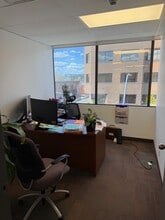 1220 Kensington Rd NW, Calgary, AB à louer Photo intérieure– Image 2 sur 13