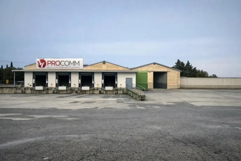 Industriel/Logistique dans Châteaurenard à louer Photo de l’immeuble– Image 1 sur 12