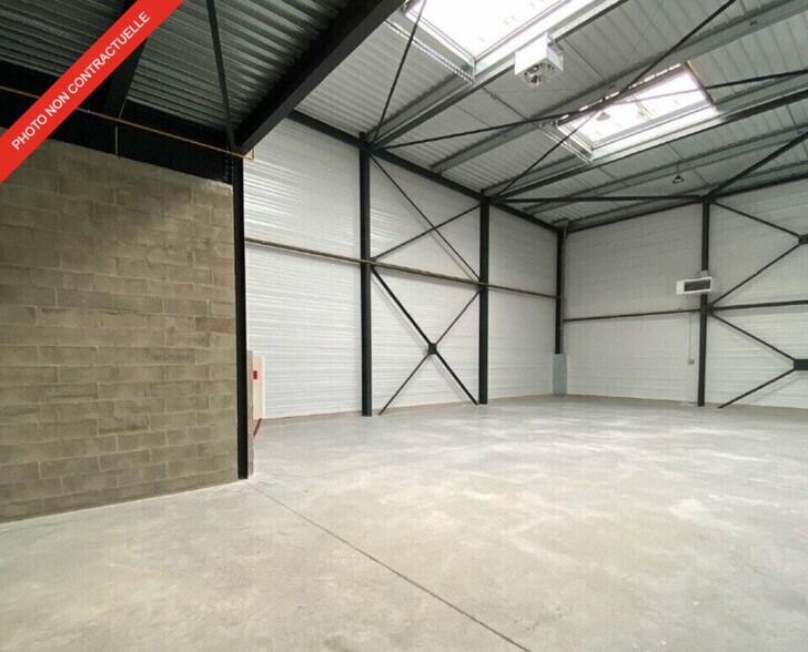 Local d'activités dans Persan à vendre - Photo de l’immeuble – Image 1 sur 5