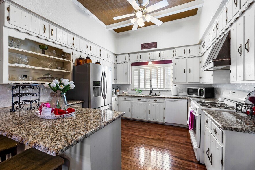 123 W Doyle St, Granbury, TX à vendre - Photo de l’immeuble – Image 3 sur 14