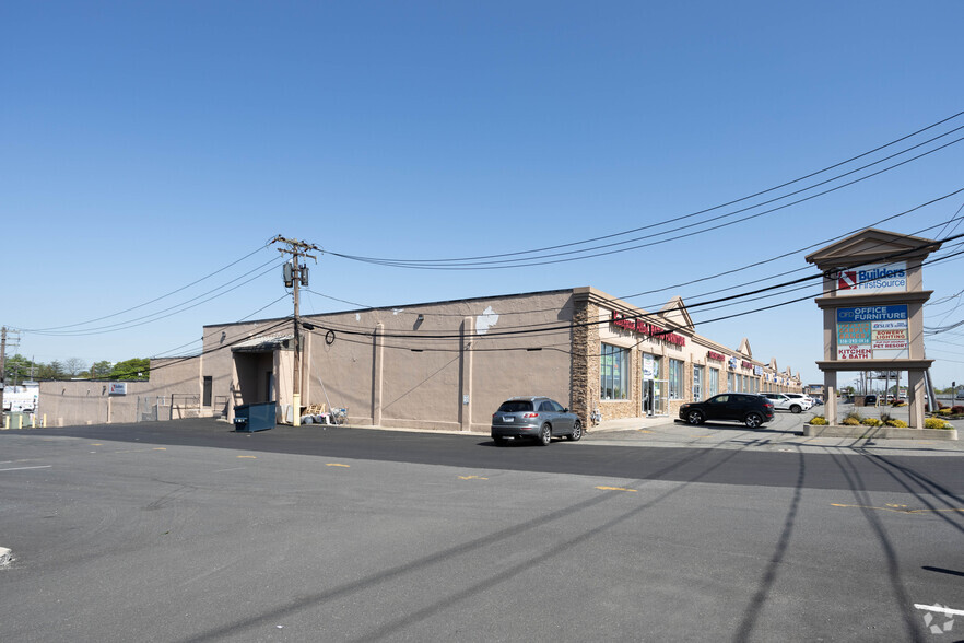 1200-1220 Route 110, East Farmingdale, NY à louer - Photo de l’immeuble – Image 2 sur 11