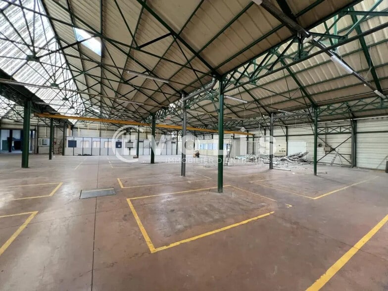 Local d’activités dans Bagnolet à louer - Photo de l’immeuble – Image 3 sur 14
