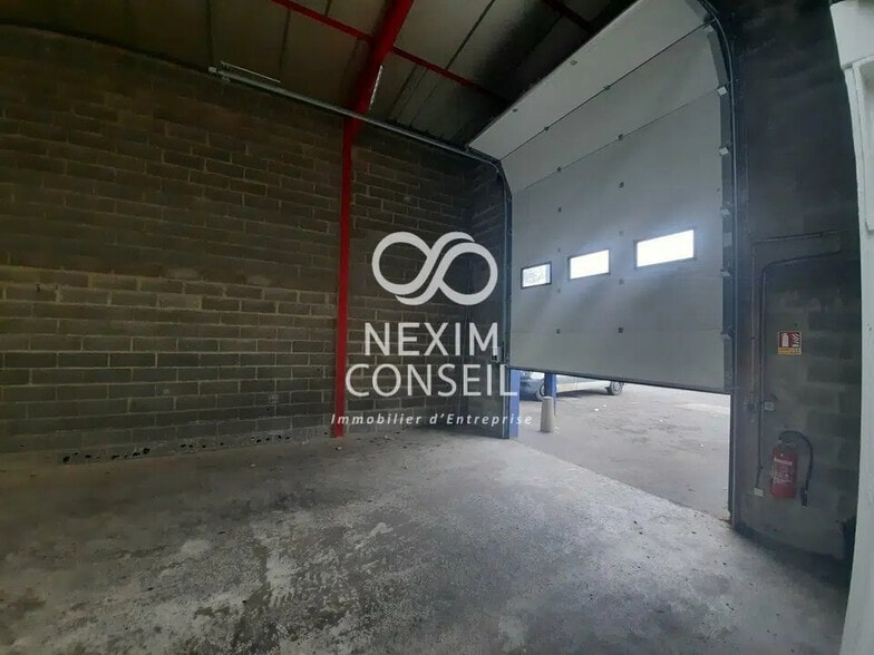 Industriel/Logistique dans SAINT-OUEN-L'AUMONE à louer - Photo de l’immeuble – Image 3 sur 6