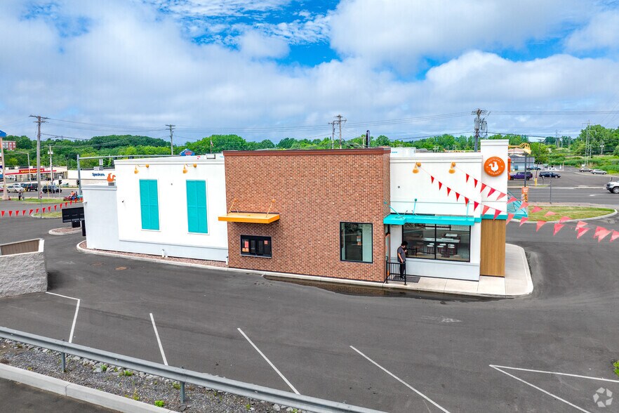 240 State Route 104, Oswego, NY à louer - Photo de l’immeuble – Image 3 sur 5