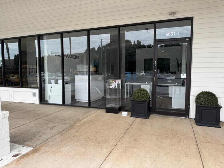 6681 NE Roswell Rd, Atlanta, GA à louer - Photo de l’immeuble – Image 2 sur 16