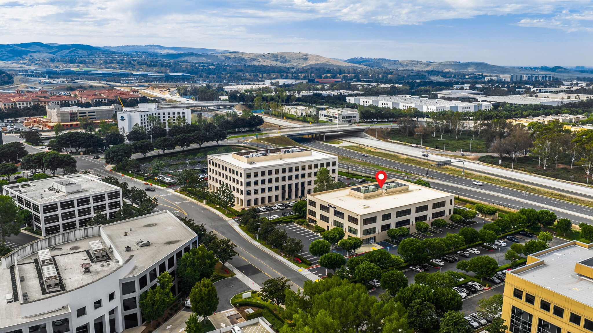 108 Pacifica, Irvine, CA à louer Photo de l’immeuble– Image 1 sur 50