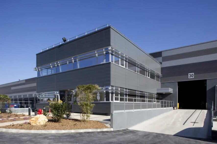 Industriel/Logistique dans Bonneuil-sur-Marne à louer - Photo de l’immeuble – Image 3 sur 16
