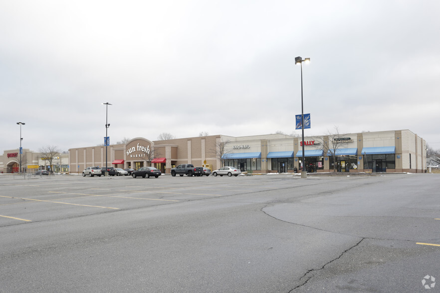 4323-4357 N Chouteau Tfwy, Kansas City, MO à louer - Photo de l’immeuble – Image 1 sur 24
