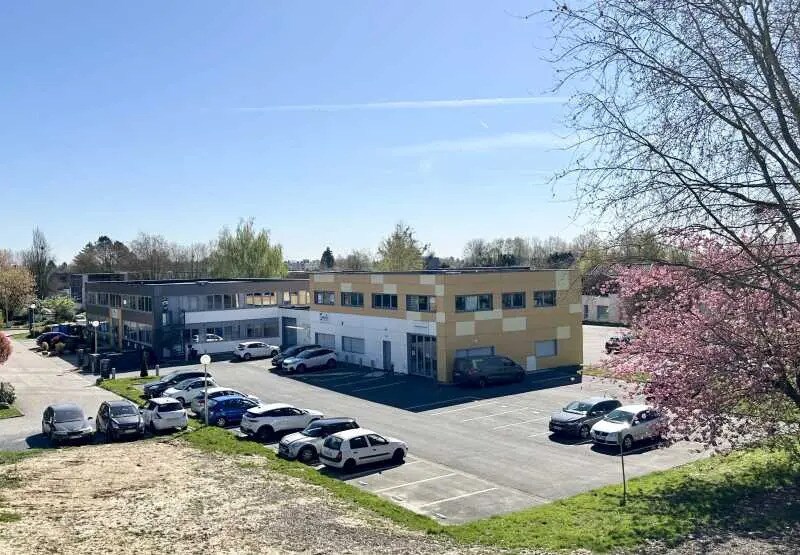 Bureau dans Mont-Saint-Aignan à louer - Photo de l’immeuble – Image 1 sur 12