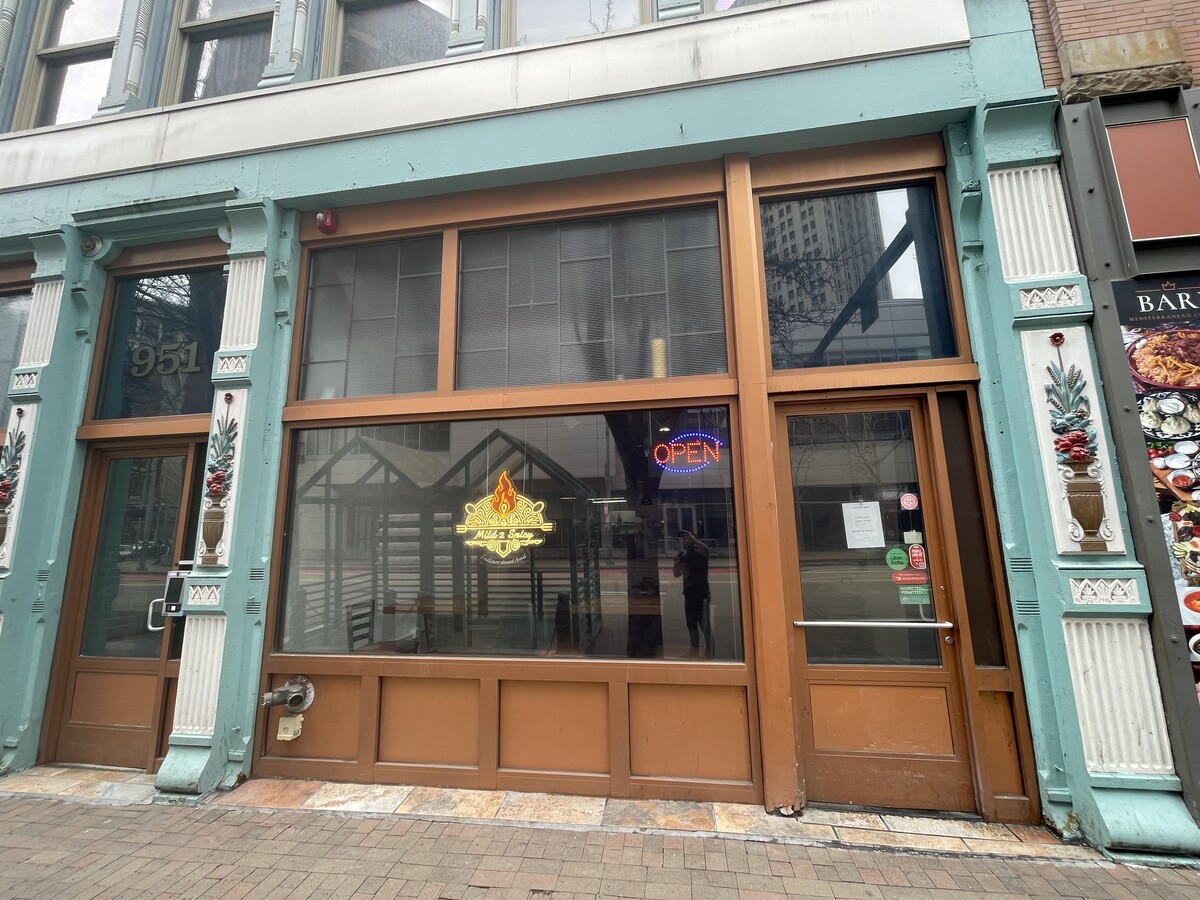 951-953 Liberty Ave, Pittsburgh, PA 15222 - Lot 1B -  - Photo intérieure - Image 1 of 19