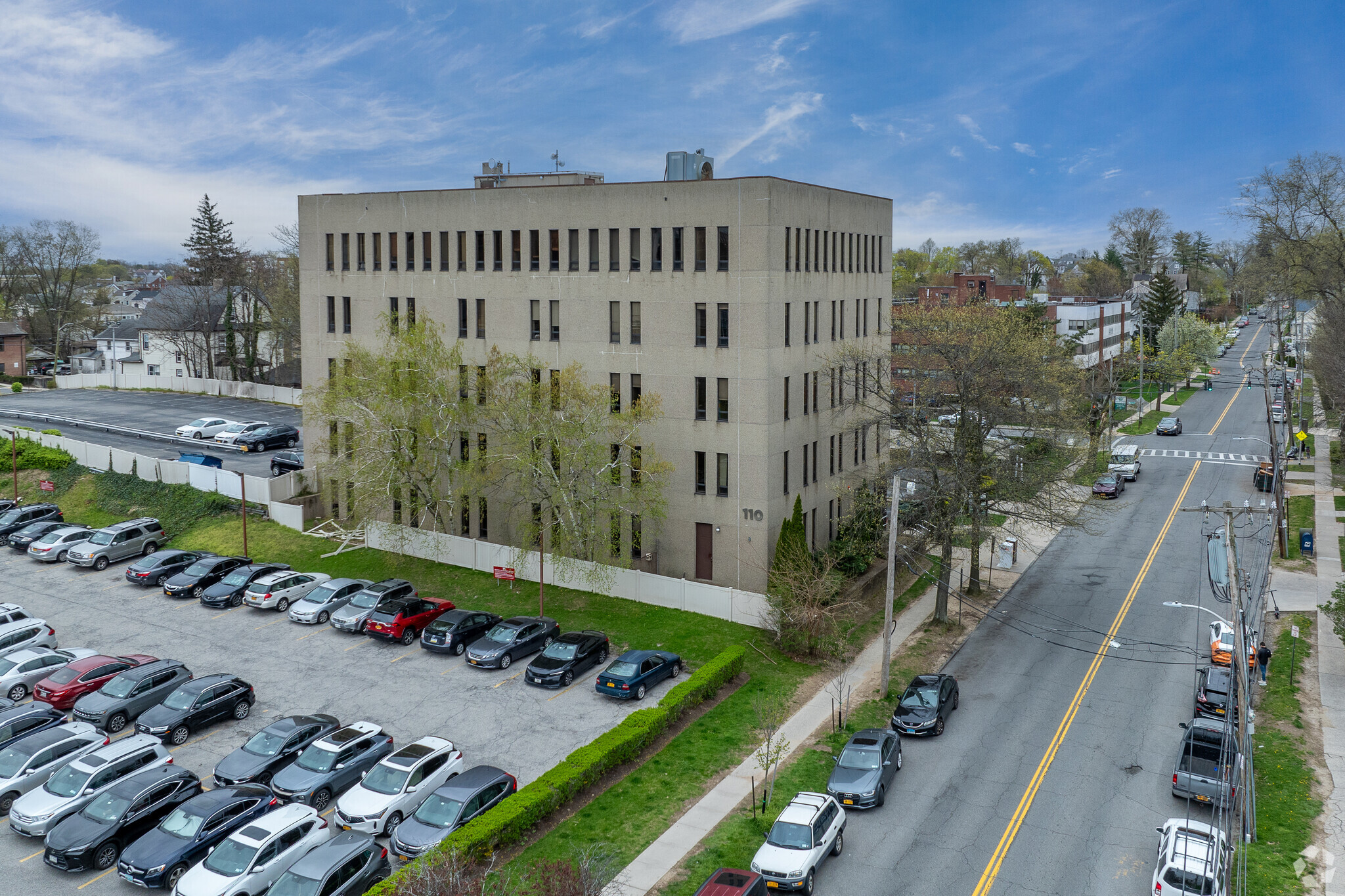 110 Lockwood Ave, New Rochelle, NY à vendre Photo de l’immeuble– Image 1 sur 9