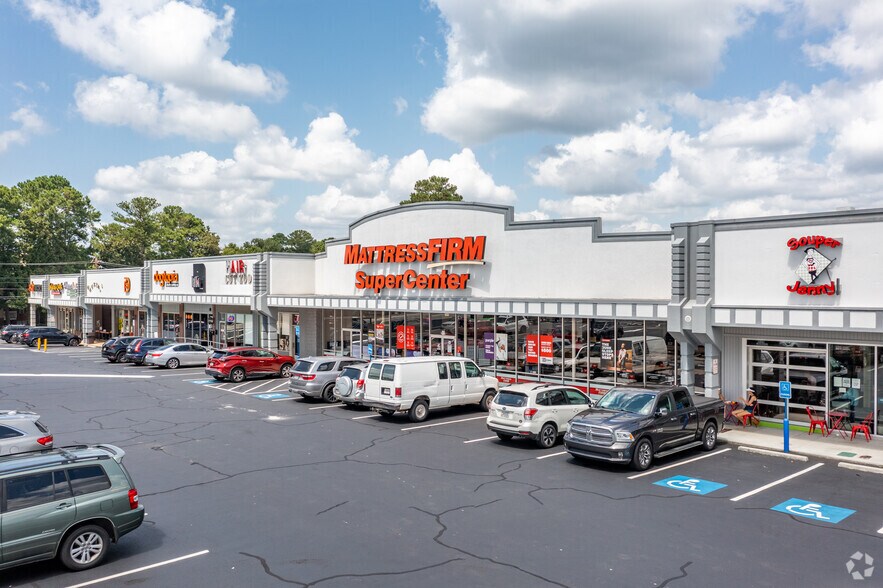 2090 N Decatur Rd, Decatur, GA à louer - Photo principale – Image 1 sur 1