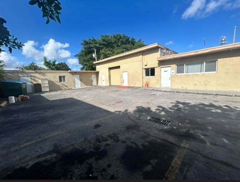 6225 Johnson St, Hollywood, FL à louer Photo intérieure– Image 1 sur 12