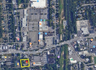 Plus de détails pour 10 Holbrook Rd, Centereach, NY - Terrain à louer