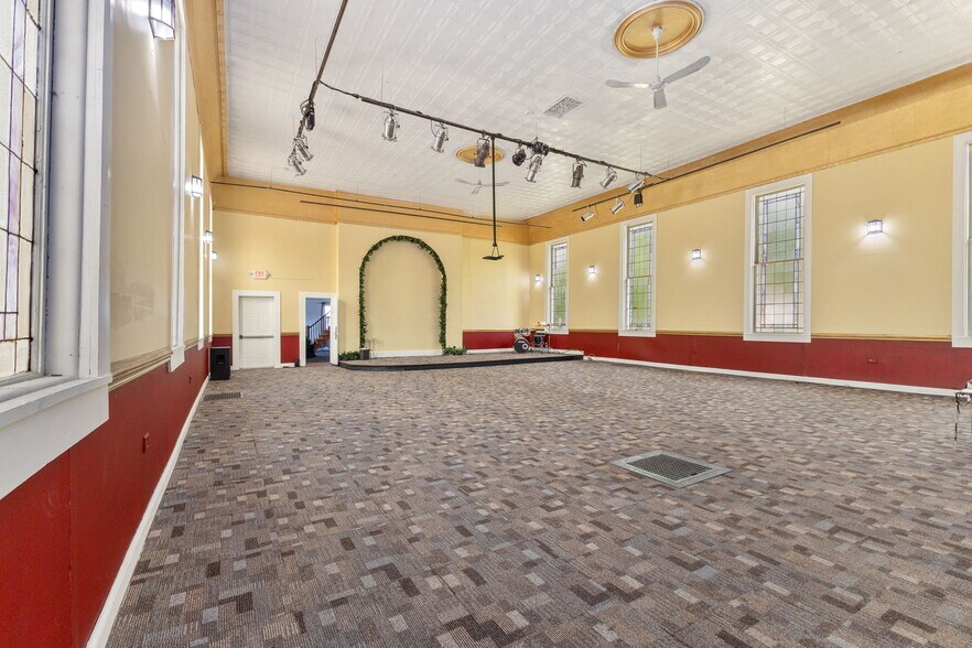 13 Leonard St, Gansevoort, NY à vendre - Photo de l’immeuble – Image 3 sur 36