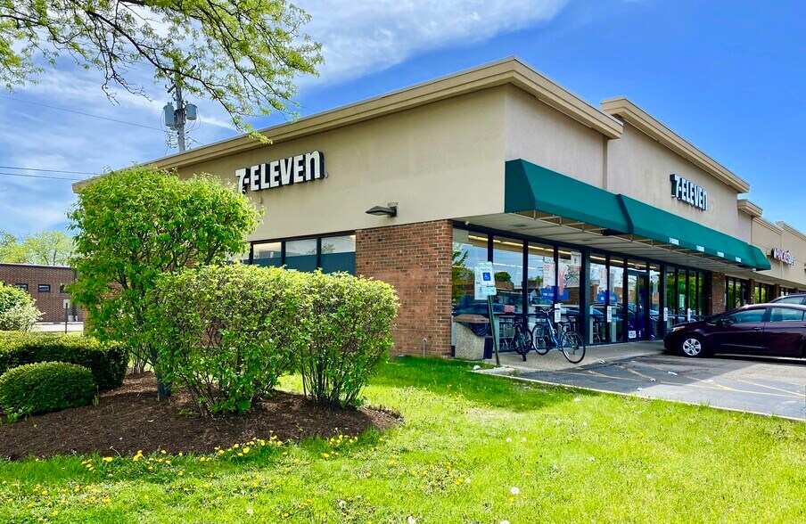 901-955 W Wise Rd, Schaumburg, IL à louer - Photo de l’immeuble – Image 2 sur 8