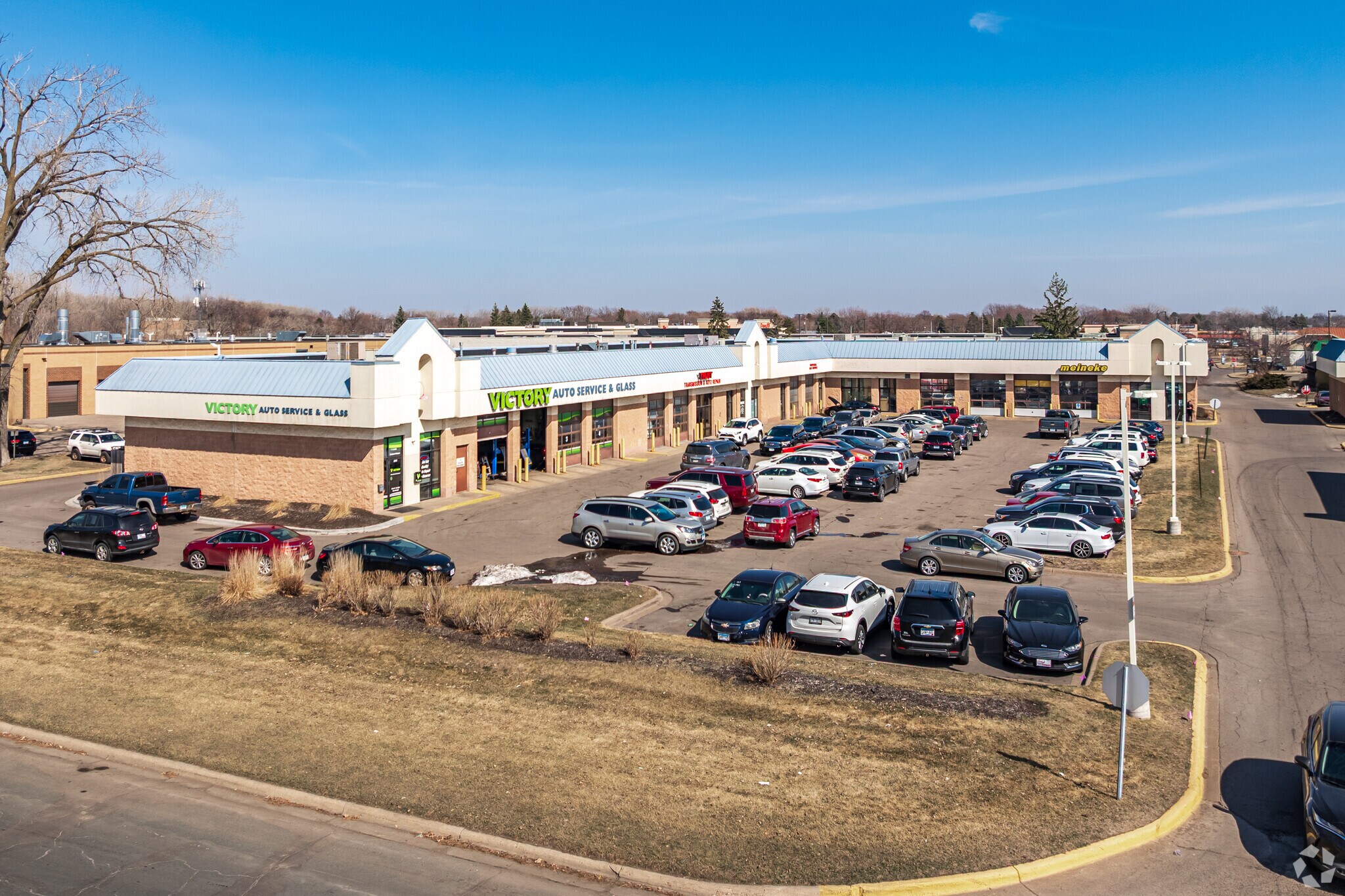 8080-8098 Brooklyn Blvd, Brooklyn Park, MN à louer Photo principale– Image 1 sur 10