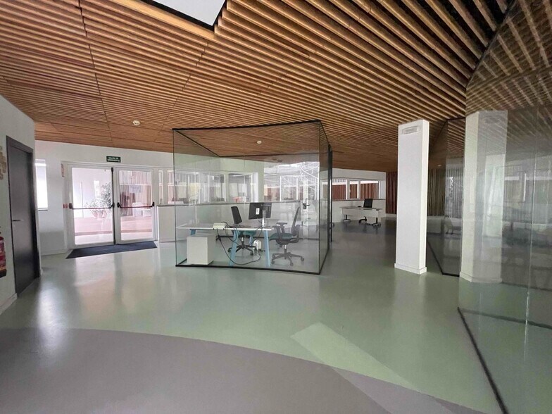 Industriel/Logistique dans Móstoles, Madrid à vendre - Photo de l’immeuble – Image 1 sur 15