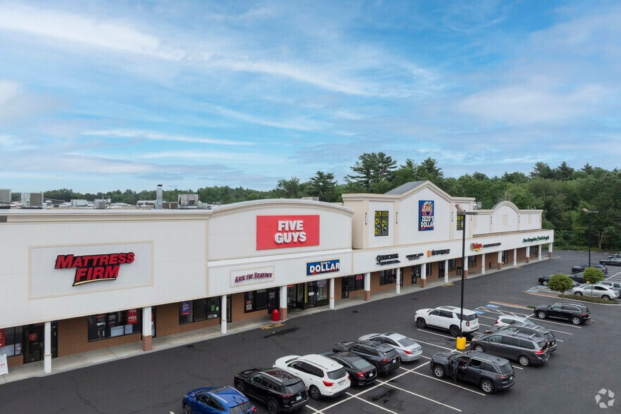 291-297 S Broadway, Salem, NH à louer - Photo principale – Image 1 sur 3