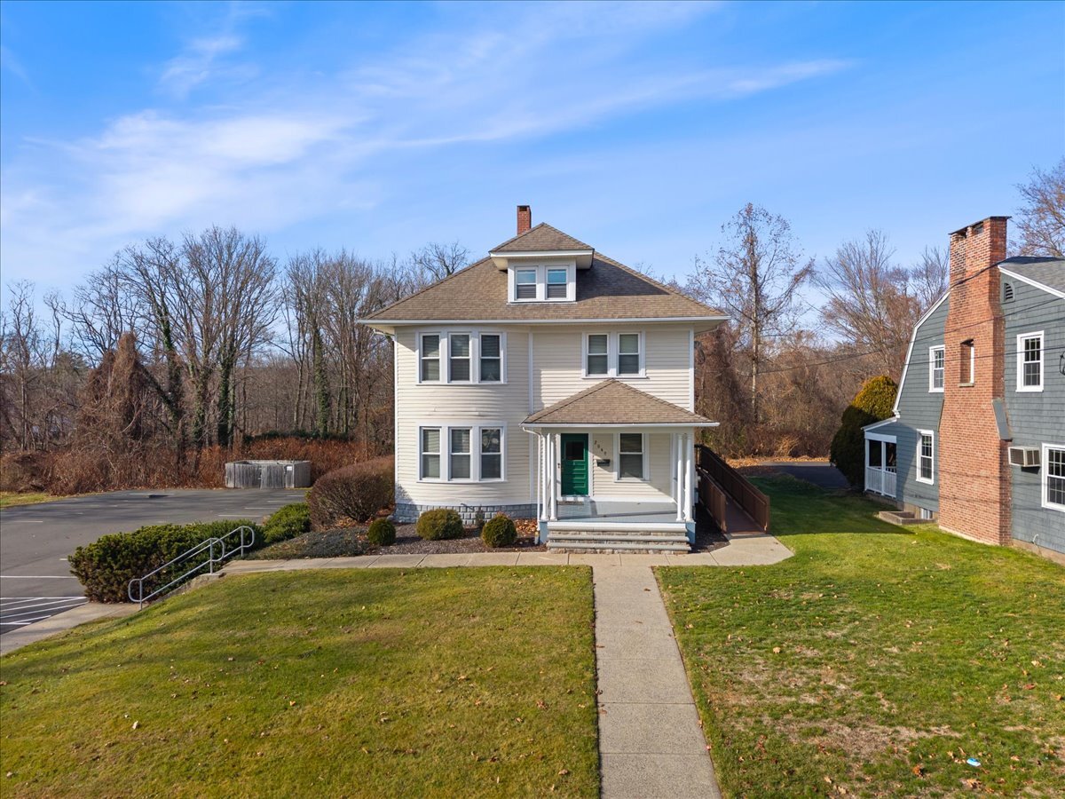 2040 Whitney Ave, Hamden, CT à louer Photo de l’immeuble– Image 1 sur 12