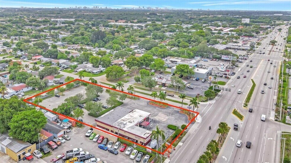 4950 S State Road 7, Davie, FL à vendre - Photo principale – Image 1 sur 7