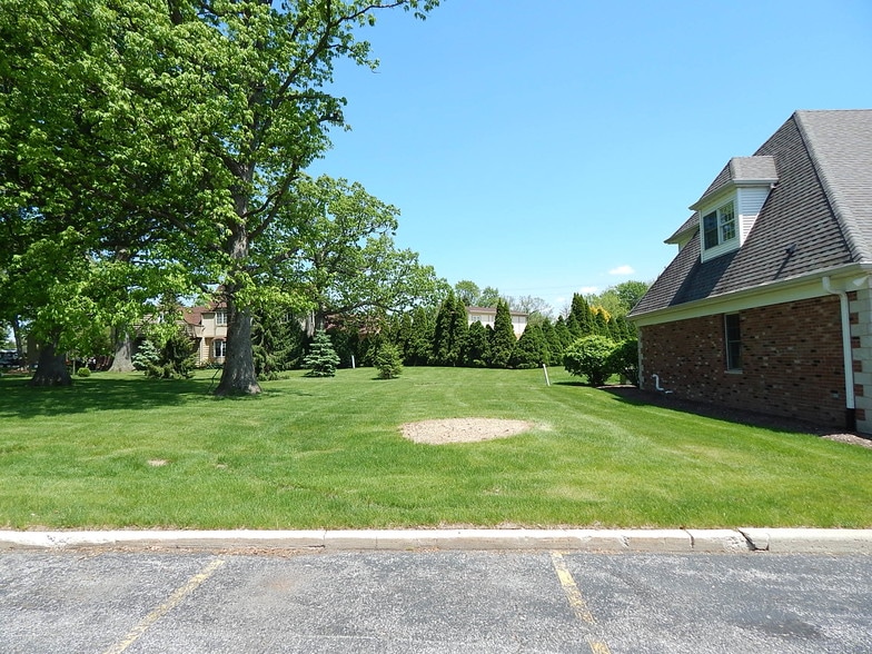 556 Vale Park Rd, Valparaiso, IN à vendre - Photo principale – Image 1 sur 5