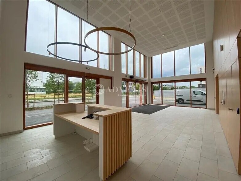 Bureau dans Palaiseau à louer - Photo de l’immeuble – Image 2 sur 5