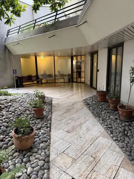 Bureau dans Paris à vendre - Photo de l’immeuble – Image 2 sur 10