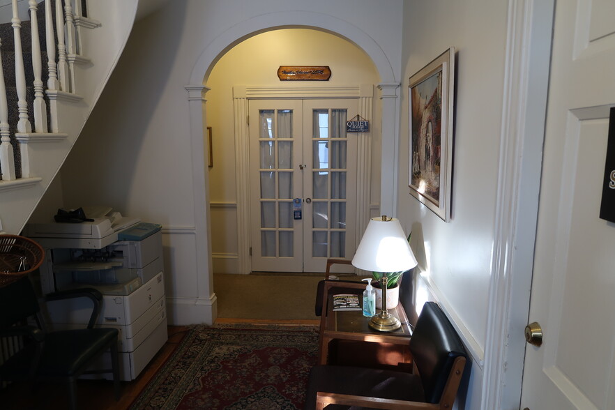 74 Winthrop St, Augusta, ME à vendre - Photo de l’immeuble – Image 3 sur 10