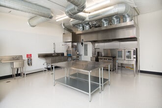 12125 SW Allen Blvd, Beaverton, OR à louer Photo intérieure– Image 1 sur 5