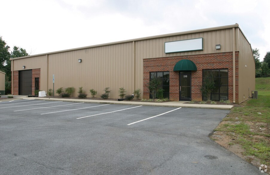 518 Teague St, Greensboro, NC à vendre - Photo de l’immeuble – Image 2 sur 4