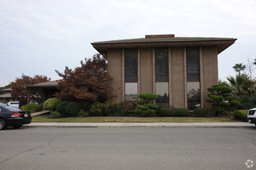 5431-5439 W Hillsdale Ave, Visalia, CA à louer - Photo de l’immeuble – Image 3 sur 3