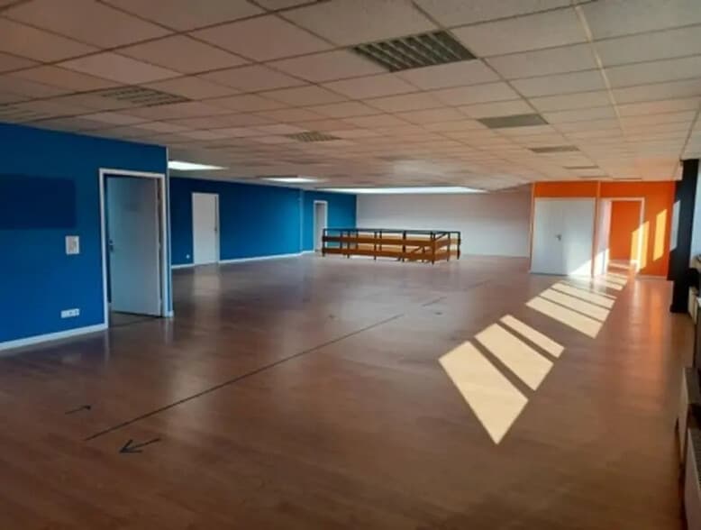 Bureau dans Sotteville-lès-Rouen à louer - Photo intérieure – Image 2 sur 8