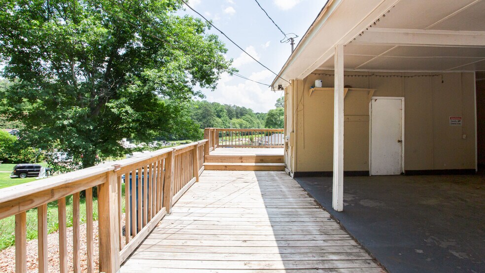 2758 Five Forks Trickum Rd, Lawrenceville, GA à vendre - Photo de l’immeuble – Image 3 sur 13