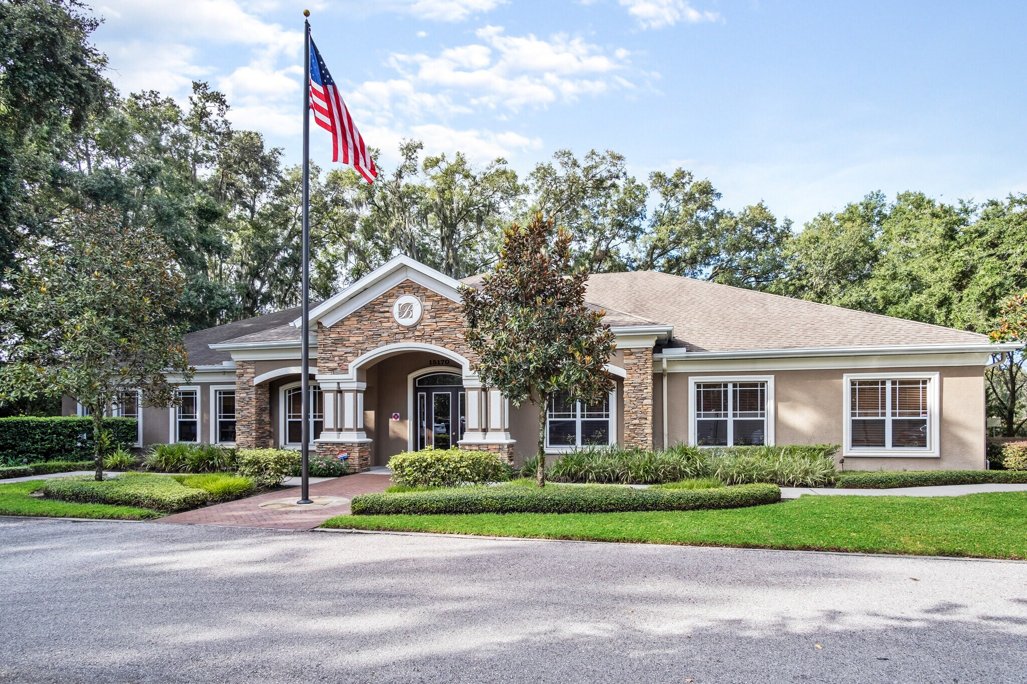 15170 N Florida Ave, Tampa, FL à louer Photo de l’immeuble– Image 1 sur 8