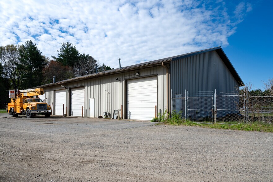 107 N Main St, Carver, MA à louer - Photo principale – Image 1 sur 8