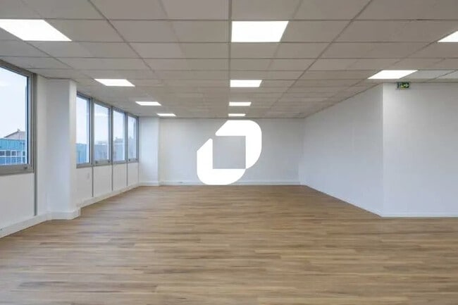 Plus de détails pour Bureau à louer