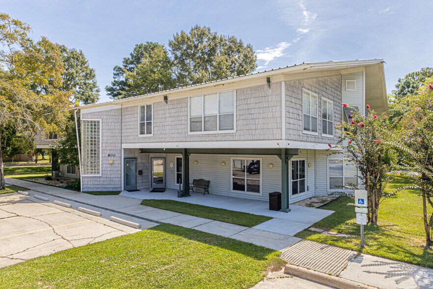 200 Mariners Plaza Dr, Mandeville, LA à louer - Photo principale – Image 3 sur 8