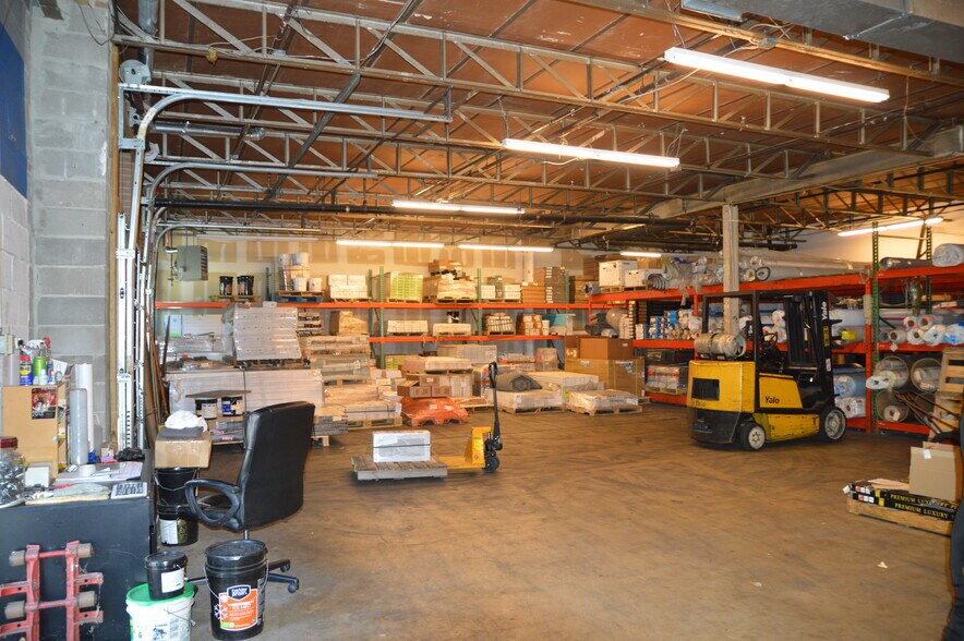 303 Sunnyside Blvd, Plainview, NY à louer - Photo intérieure – Image 3 sur 13