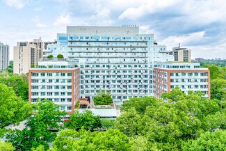 Plus de détails pour 1830 Bloor St W, Toronto, ON - Logement à vendre