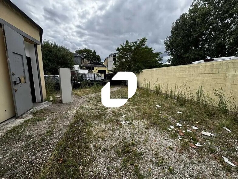 Bureau dans Évry-Courcouronnes à vendre - Photo de la construction – Image 3 sur 12