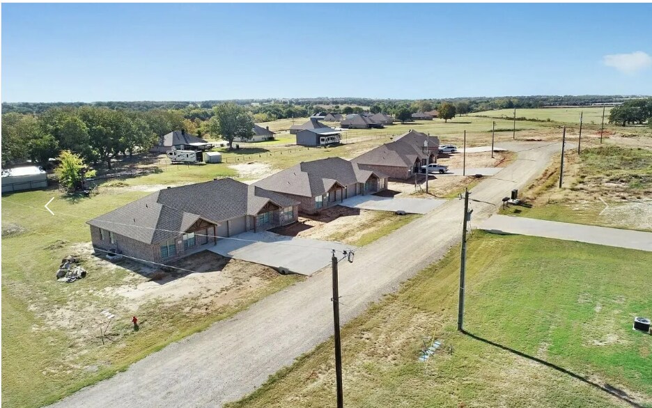 2211 Zion Hill Rd, Weatherford, TX à vendre - Photo principale – Image 1 sur 1