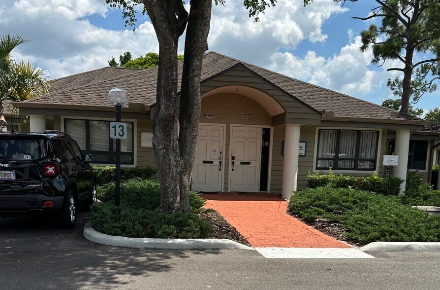 12653-12655 New Brittany Blvd, Fort Myers, FL à vendre - Photo principale – Image 1 sur 4