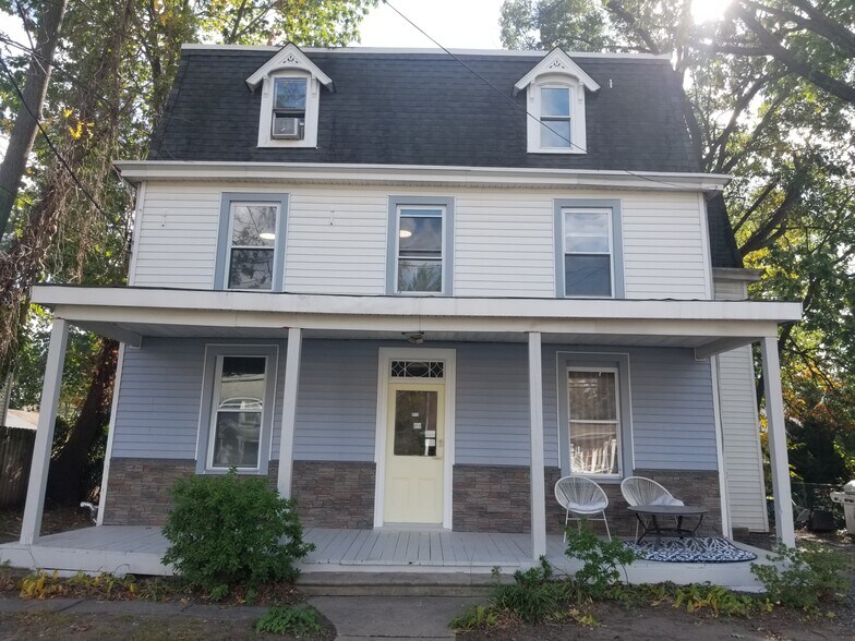 212 Warren St, Beverly, NJ à vendre - Photo principale – Image 1 sur 14
