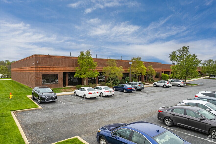 221 Lake Dr, Newark, DE à louer - Photo de l’immeuble – Image 2 sur 5